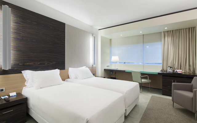 Отель NH Venezia Laguna Palace