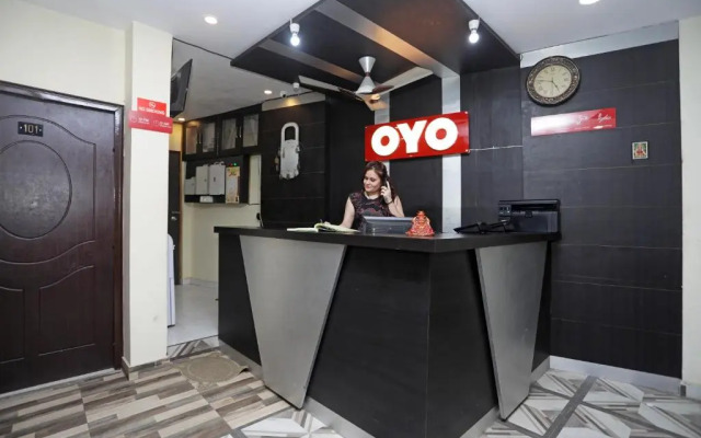 Super OYO 14332 Raj Palace