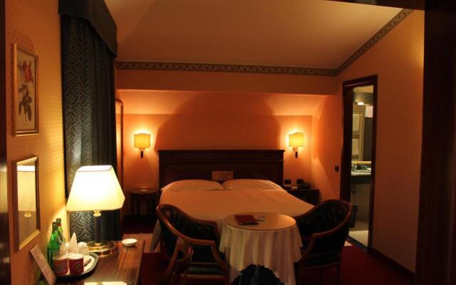 Hotel Motel Top