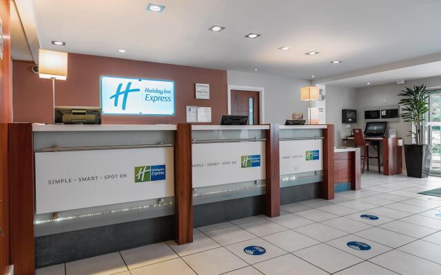 Holiday Inn Express London Gatwick - Crawley, an IHG Hotel