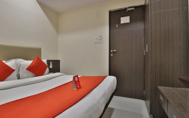 OYO 6949 New Rajdhani Hotel