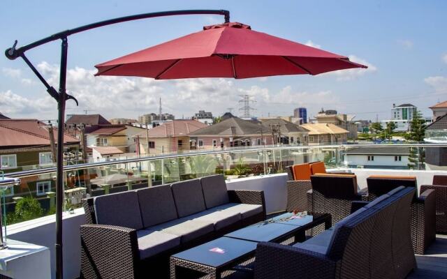 Euphoria Hotel & Suites by House 9