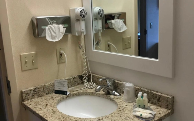 Quality Inn & Suites Prestonsburg next to Mountain Arts Center