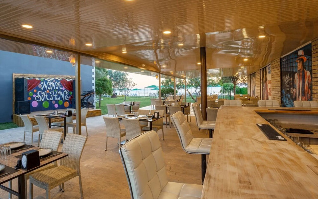 Aqua Nina Hotel