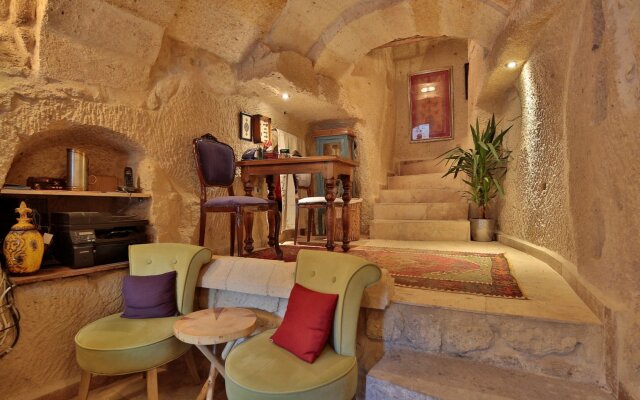 Elaa Cave Hotel