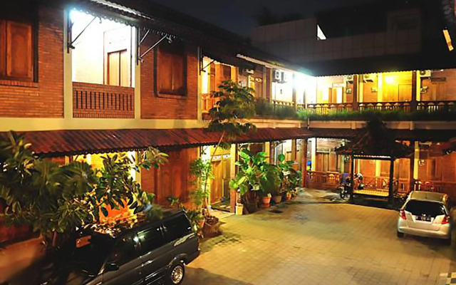 Roemah Balewaringin