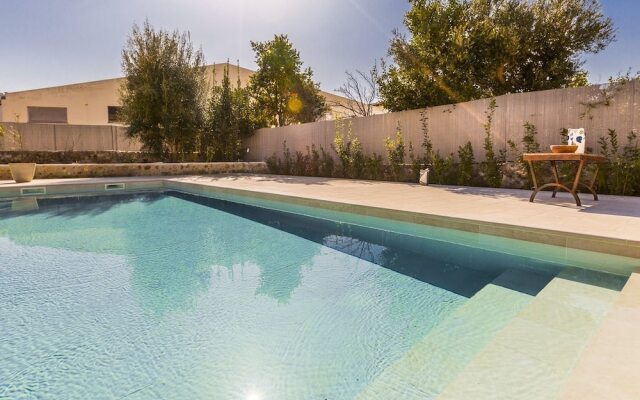 Residence by G Can Rochet