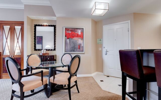 Signature Suite on the Strip