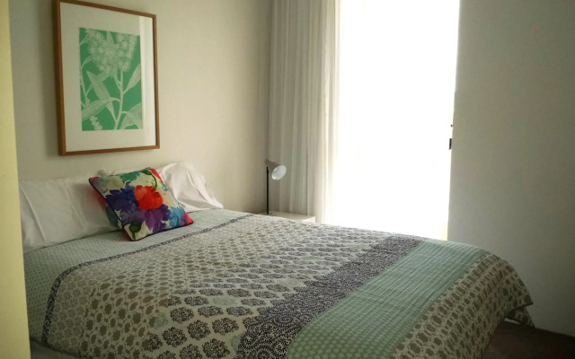 Kirribilli Riverfront Apartments