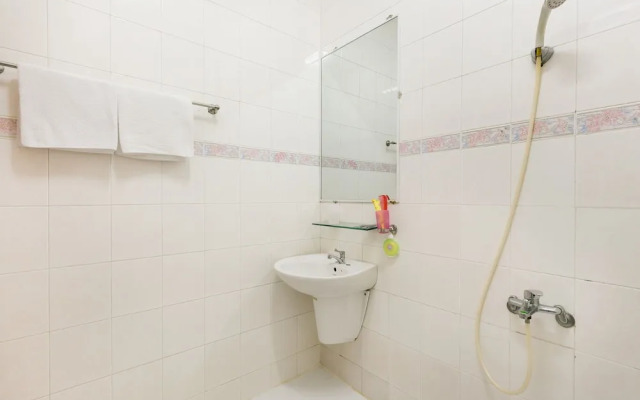 OYO 626 Quy Loc Hotel