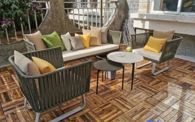 Tomato tree Youth Hostel