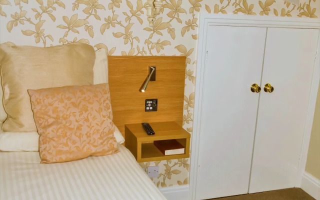 The Kingston Theatre Hotel