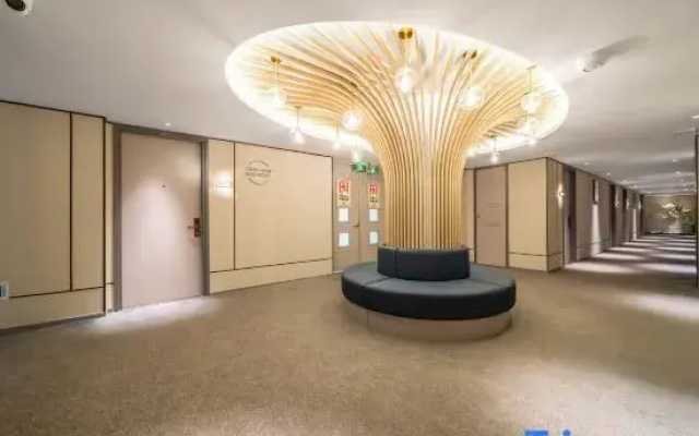 Homeinn Selected Hotel (Tiantai Mountain High-Speed Railway Station)