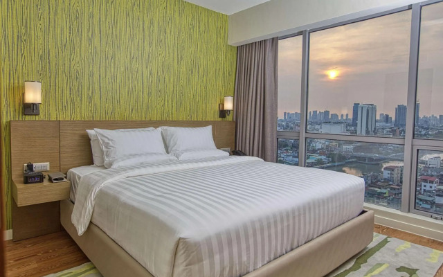 Novotel Suites Manila at Acqua