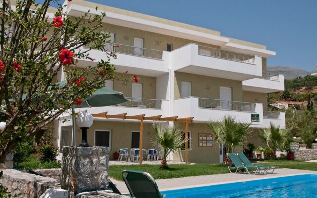 Manolis Apartments