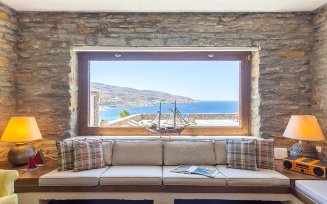 Villa Myrto, breathtaking Aegean view, 5' from Koundouros beach