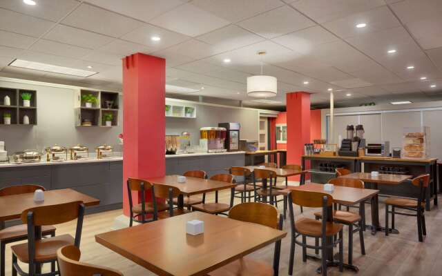 Ramada by Wyndham Oakland Downtown City Center