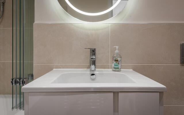 Apartment 10 Waterstone House - Luxury Apartment With Sea Views