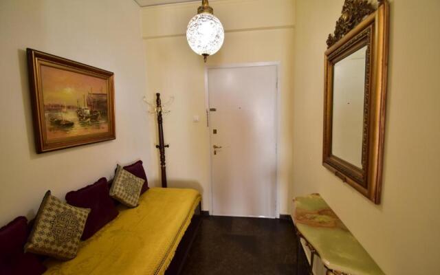 Classy 2 bedroom apartment under Acropolis at Thisseio