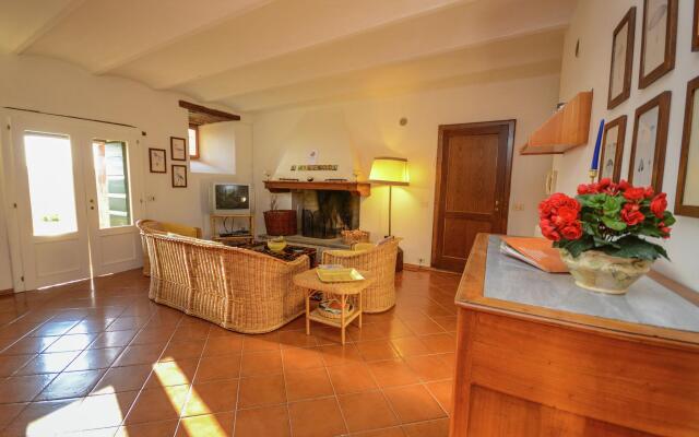 Sprawling Villa with Breathtaking Views in Emilia-Romagna