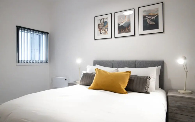 Luxe Apts PBoro Parking-Gym-Cinema