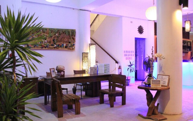 Laiya White Cove Beach Resort