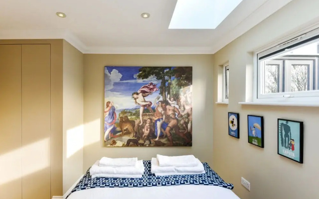 Stylish Family Home Close To Ealing Common