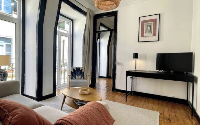 Central Hidden Gem, Rustic Modern 2 Bedroom Flat