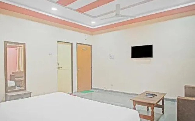 OYO Flagship 83461 Hotel Patil 2