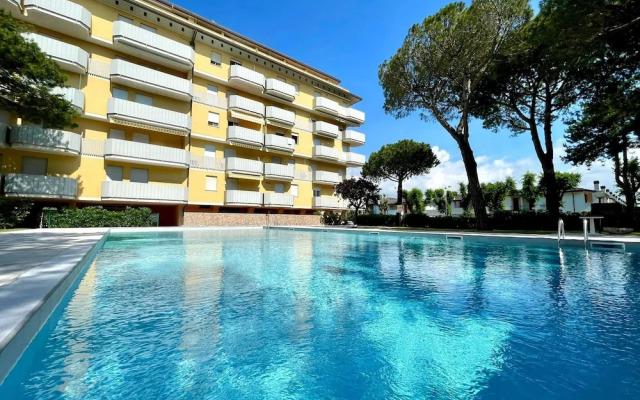 Nice and Cozy Apartment With Pool - Beahost