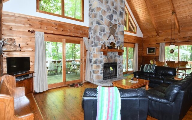 Lazy Bear Retreat - Classic Cabin!