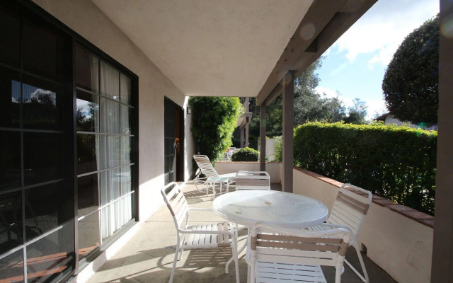 Riviera Oaks Resort