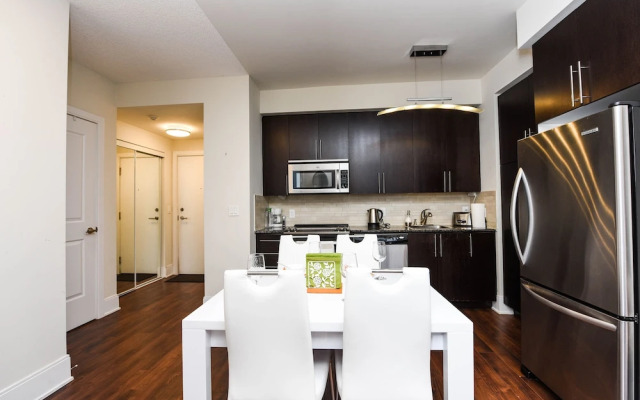 Sarkar Suites - 310 Burnhamthorpe Road