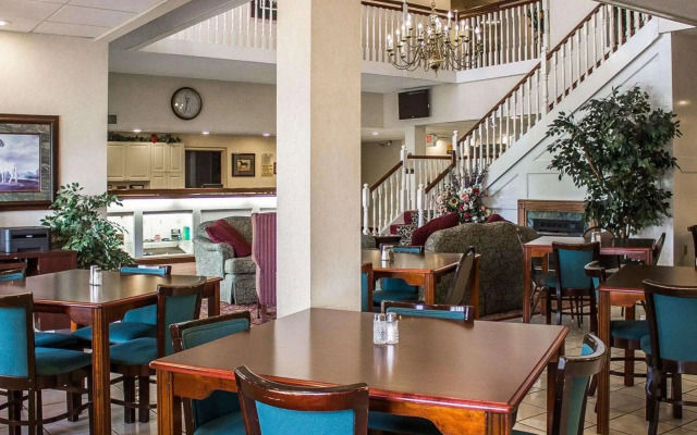 Quality Inn & Suites Bellville - Mansfield
