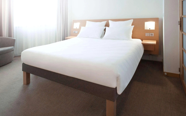 Novotel Bristol Centre - Image 4