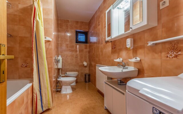 Stunning Apartment in Rovinj With 3 Bedrooms and Wifi