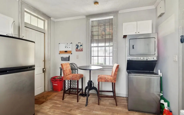 Bywater Home, Parking and Pet Friendly Retreat by RedAwning