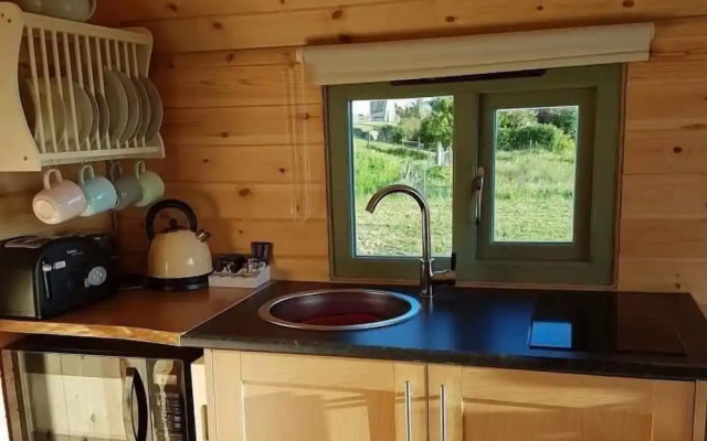 Hebrides Bothy - Glamping