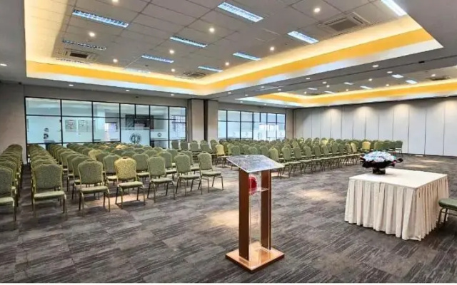 Tos Hotel & Convention Center Tangerang