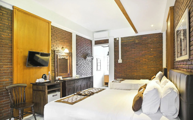 Paku Mas Hotel