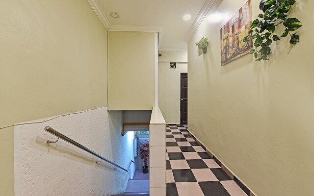 OYO 90806 Rumah Tumpangan Laut Selatan