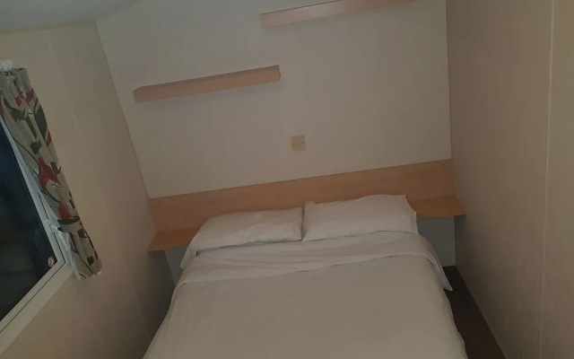 Beautiful 3-bedrooms Static Caravan Holiday Home