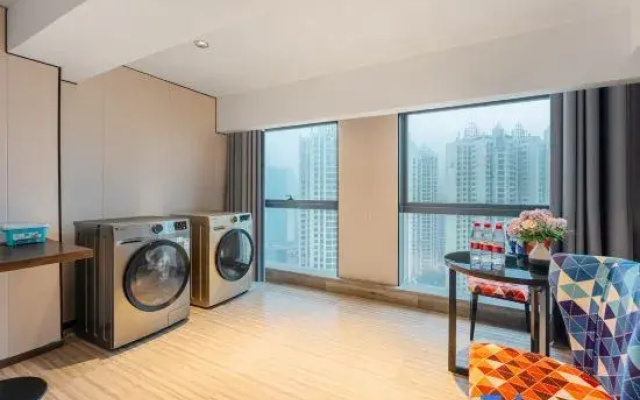 Chaoman Hotel (Guiyang North Railway Station Guanshanhu Exhibition City Branch)