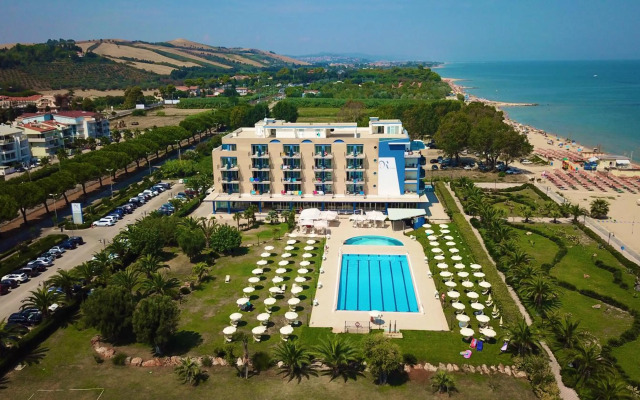 Roses Hotel