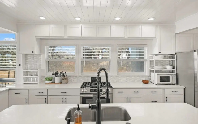 Waterfront Incredible Views Fire pit Renovated