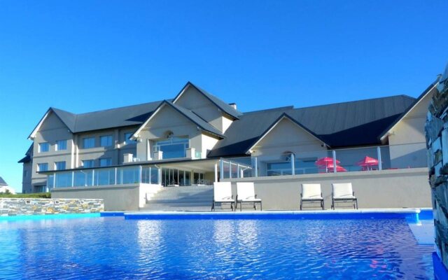 Howard Johnson by Wyndham Piedras Moras