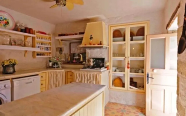 Lilyum Alaçatı Taş Ev