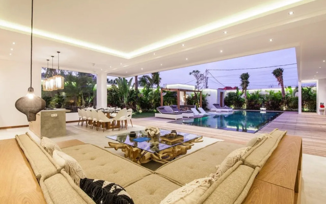Niko 2 R New Villa Close to Finns Beach Club