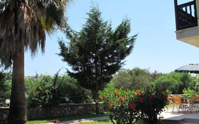 Villa RN4D by JoyLettings