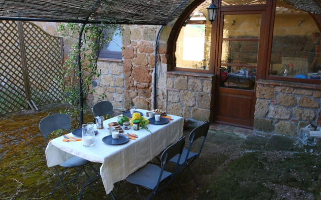 Farmhouse in Sorano Near Lake Bolsena